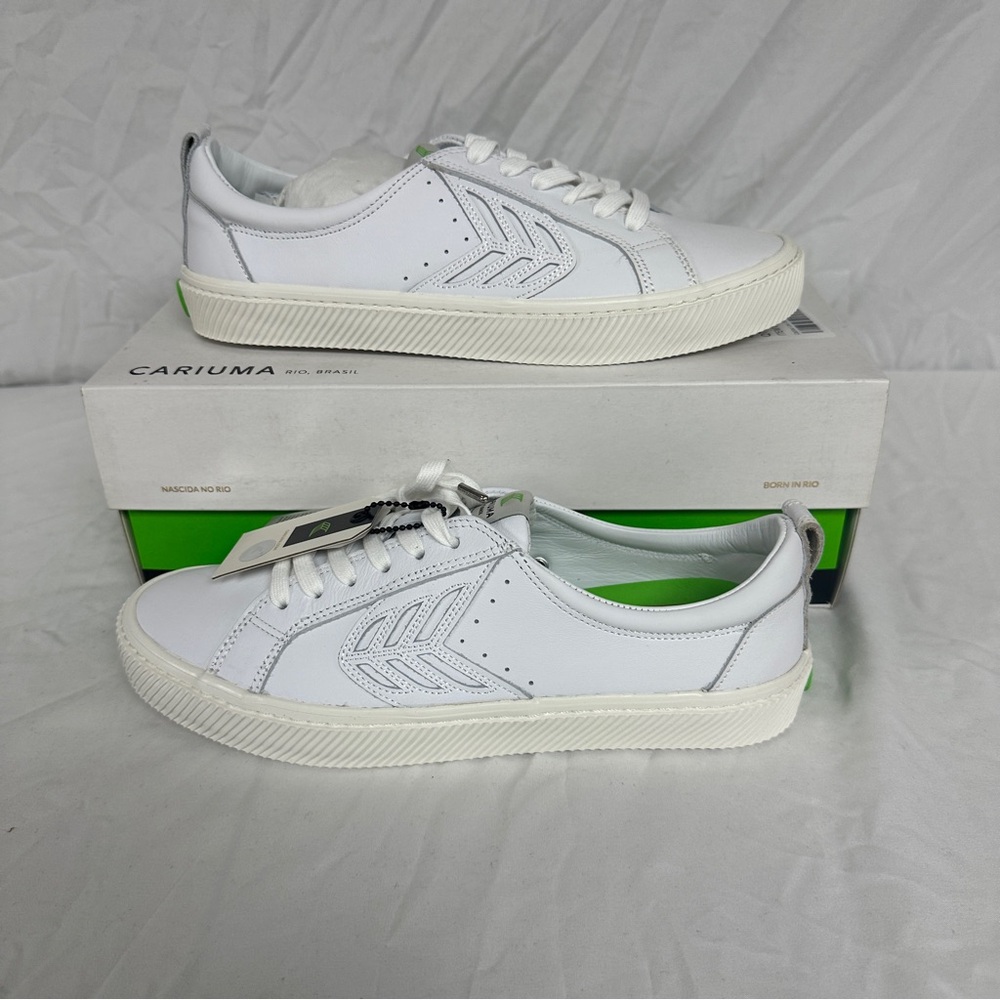 NIB Cariuma White Leather Sneakers - Size 9 men's/ 10.5 women's